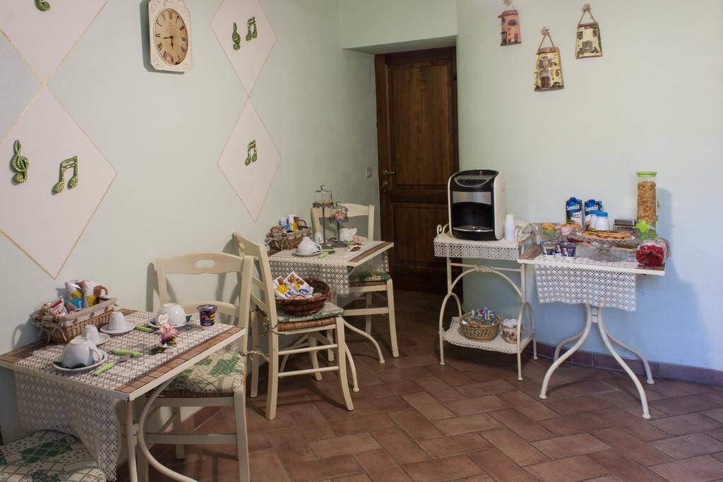 B&B Il Sogno Del Musicista Монталчино Екстериор снимка